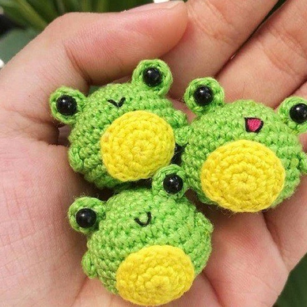 Mini Frog Crochet